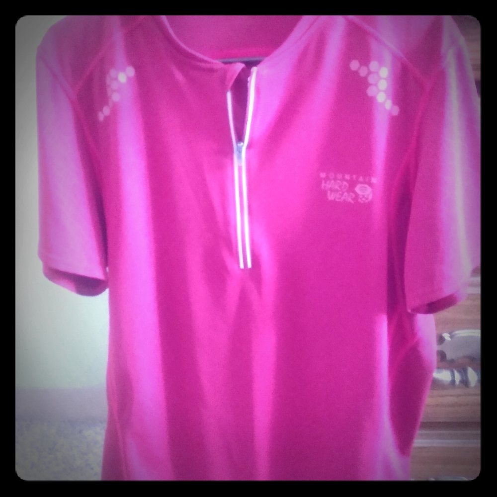 Mountain hard wear zipper top